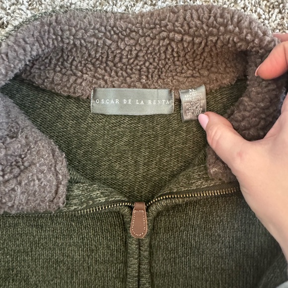 Oscar De La Renta Pullover - Picture 2 of 3